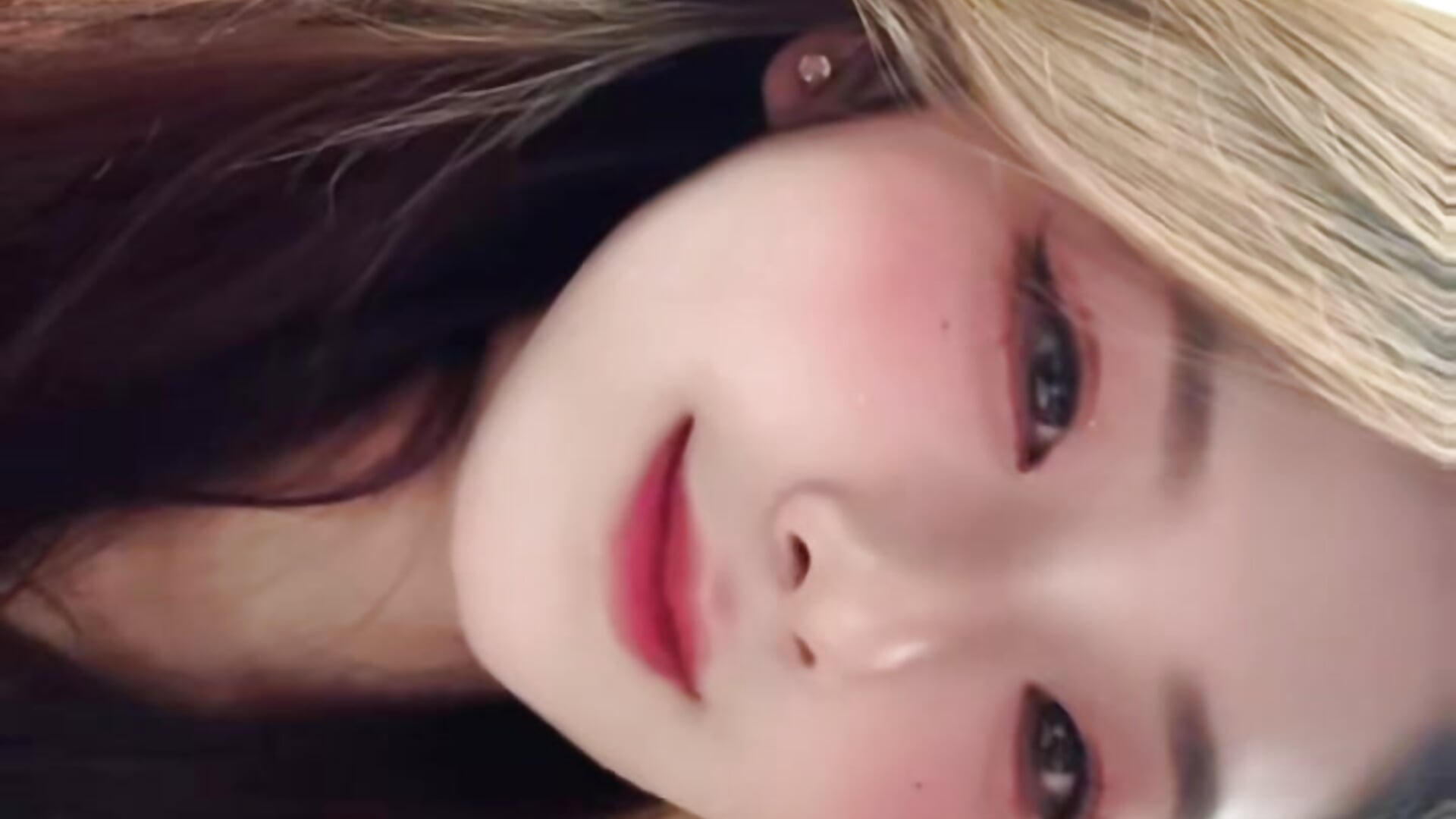 a9ef16c5a243cfe8f61293408e9a0702 - video by U-one001 cam model