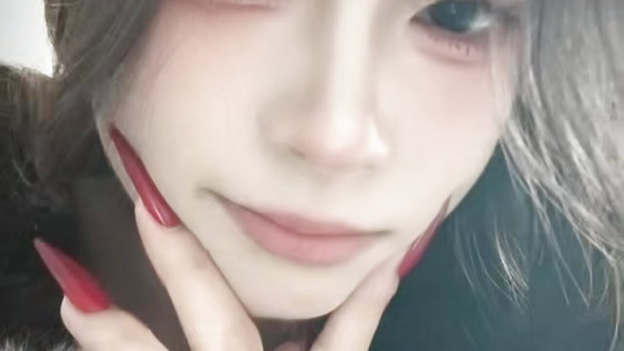 yiyi - 視頻由 Red-666 主播提供