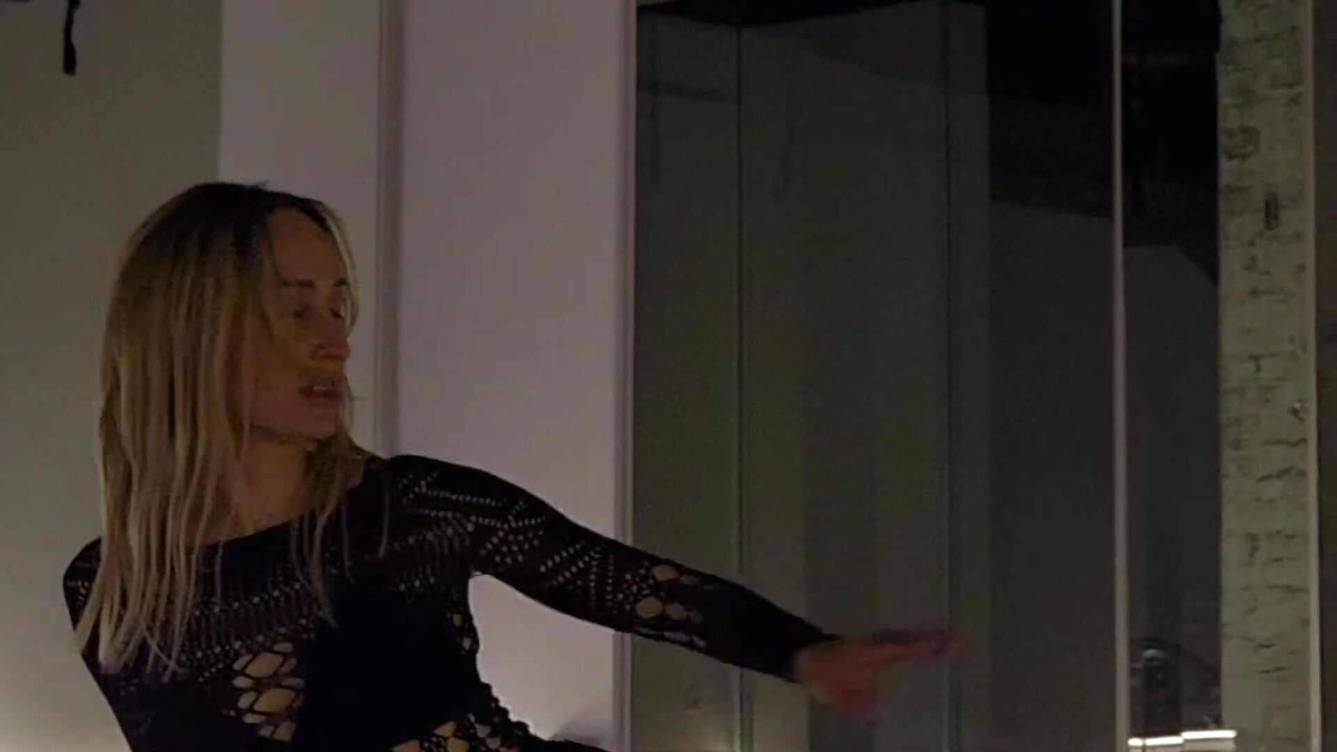 this is just the beginning－カメラキャストのEmely_Moonの動画