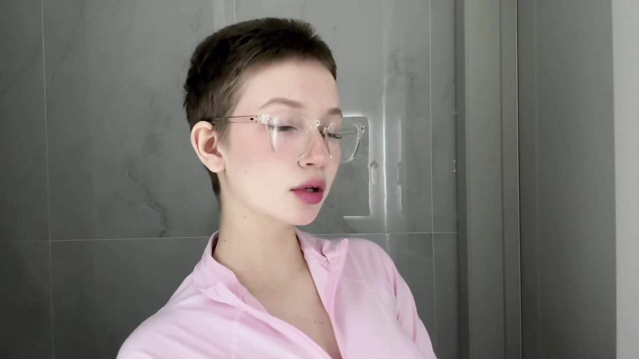 Filmed between thoughts - video by makeyousense cam model