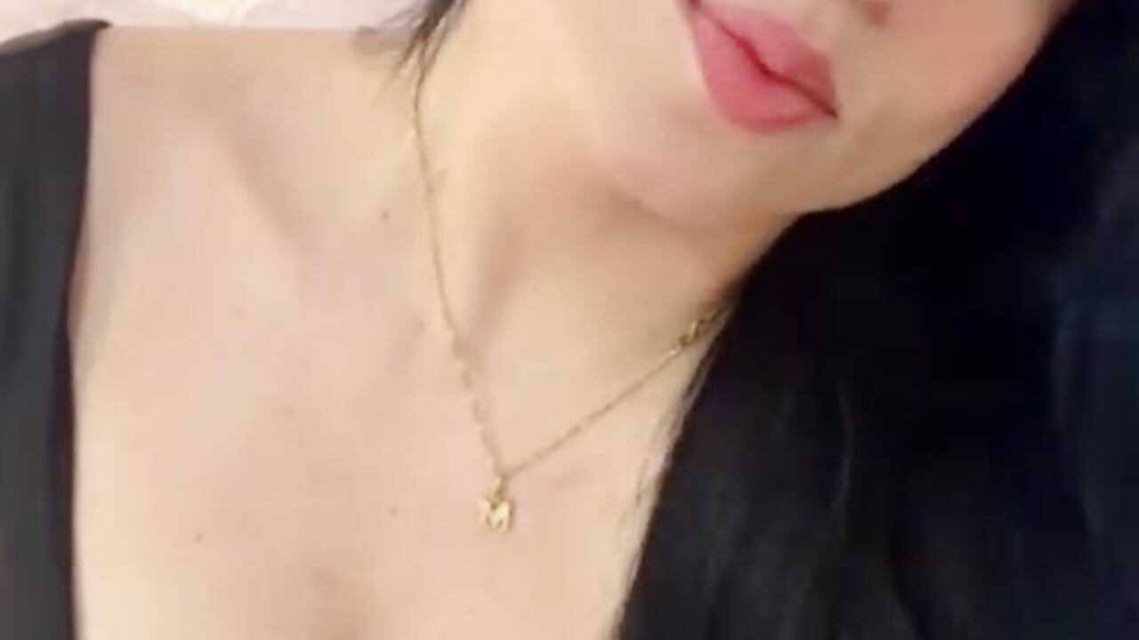 Kiss 😘 - فيديو من Ana_Sofia_69 موديل الكام