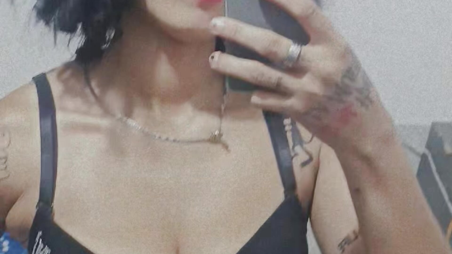 😈