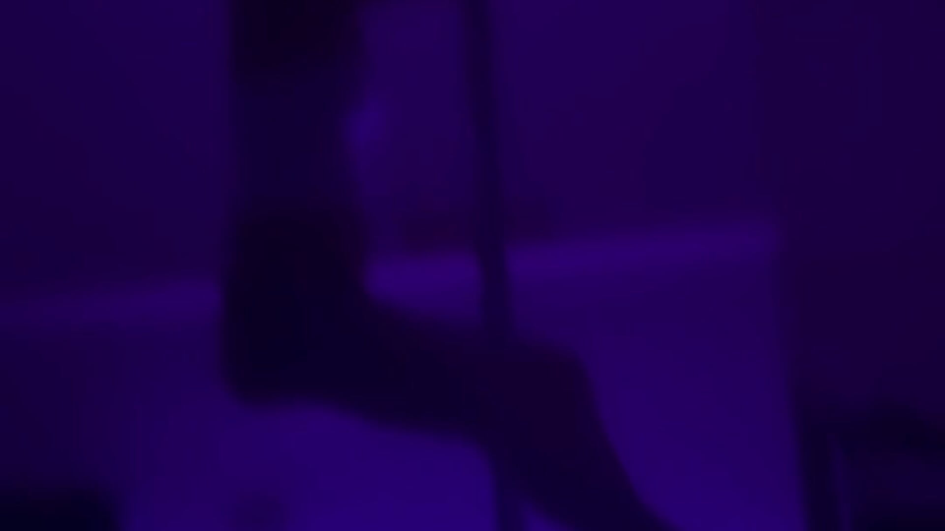 Pole dance - video by juicyvictoriasss cam model