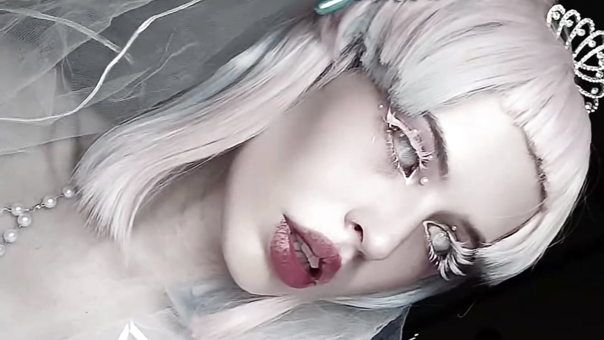 VID_356831109_050939_336 — filmik moonalauma, modela(-lki) na kamerkach