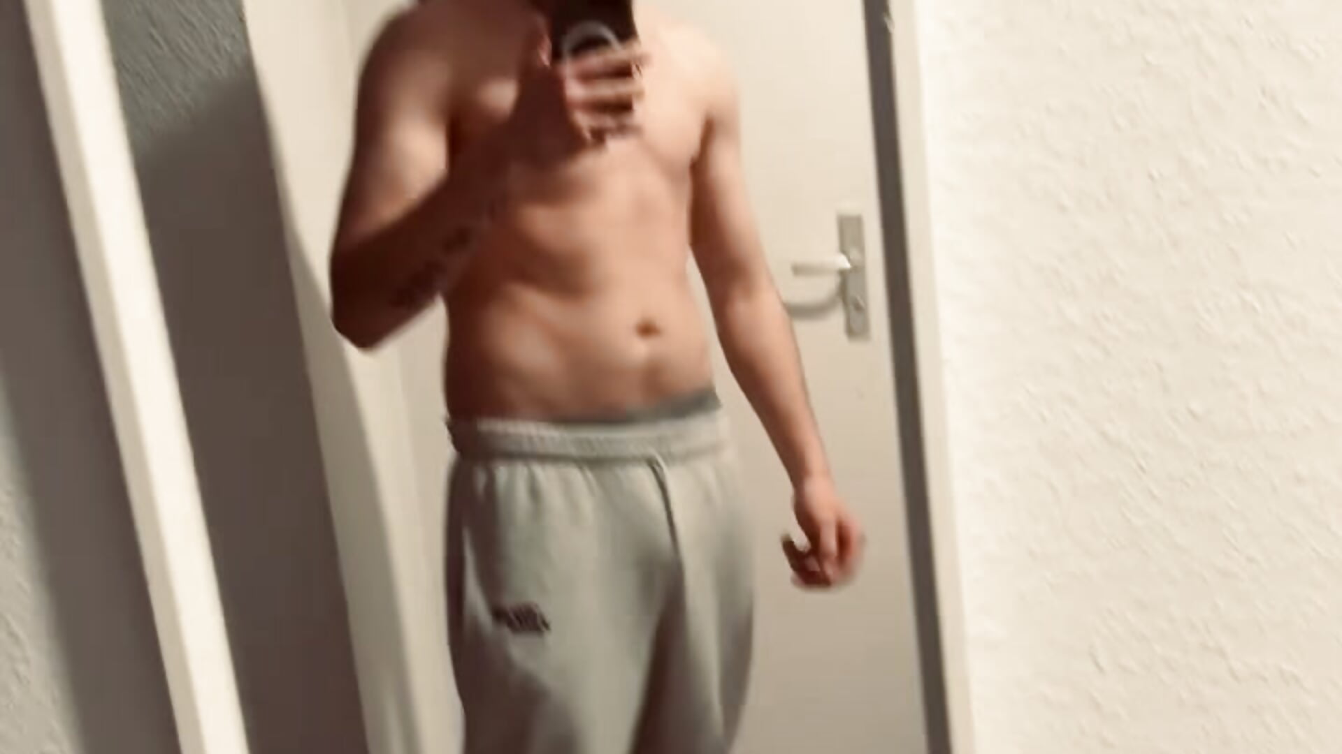 A7C55D6A-9BEA-4F13-A9B4-1BC40D0DB7C4 - video by SamuelH59892 cam model