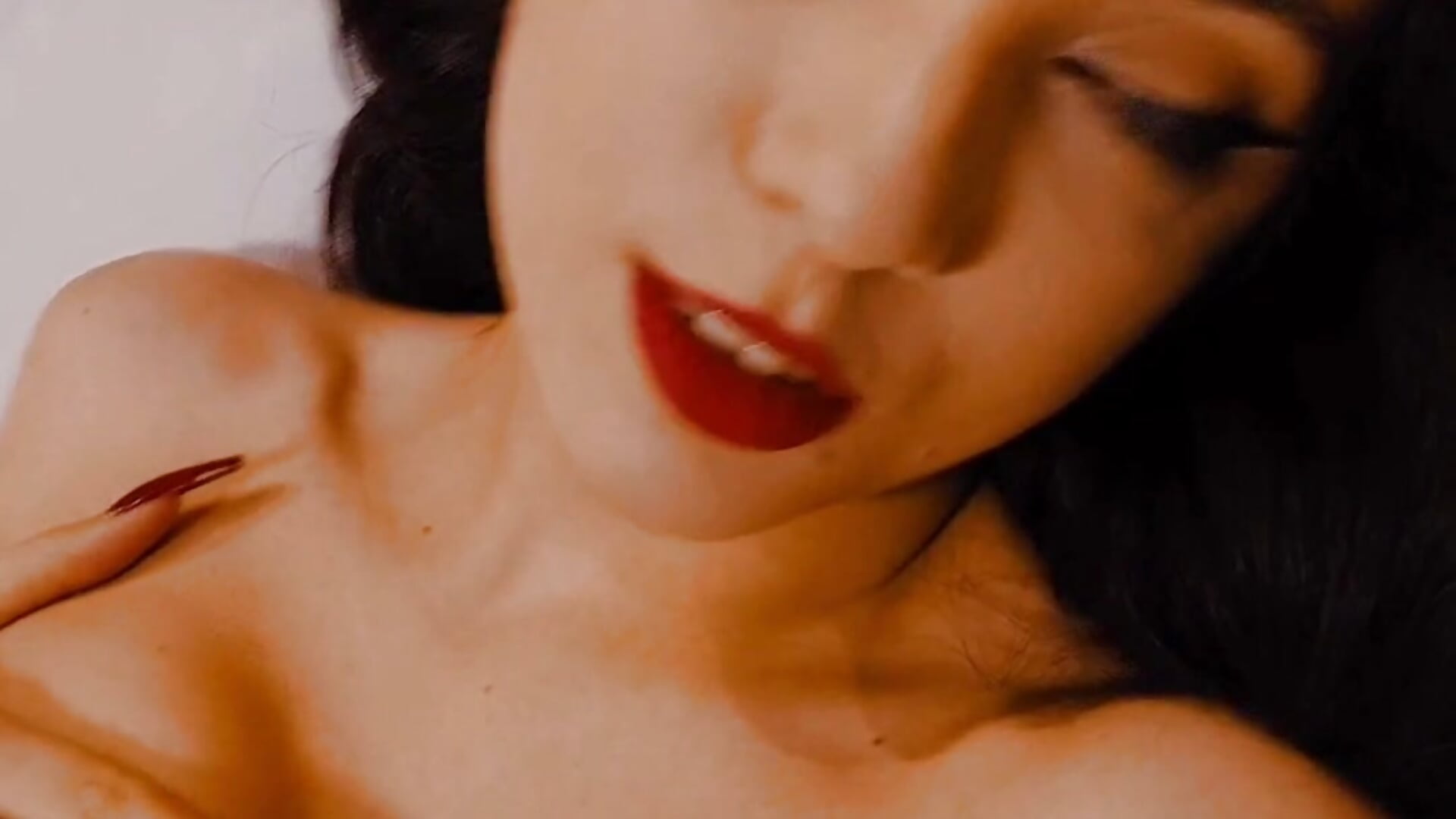 Get to know me 😈 - clip cu BlairLevine model videochat