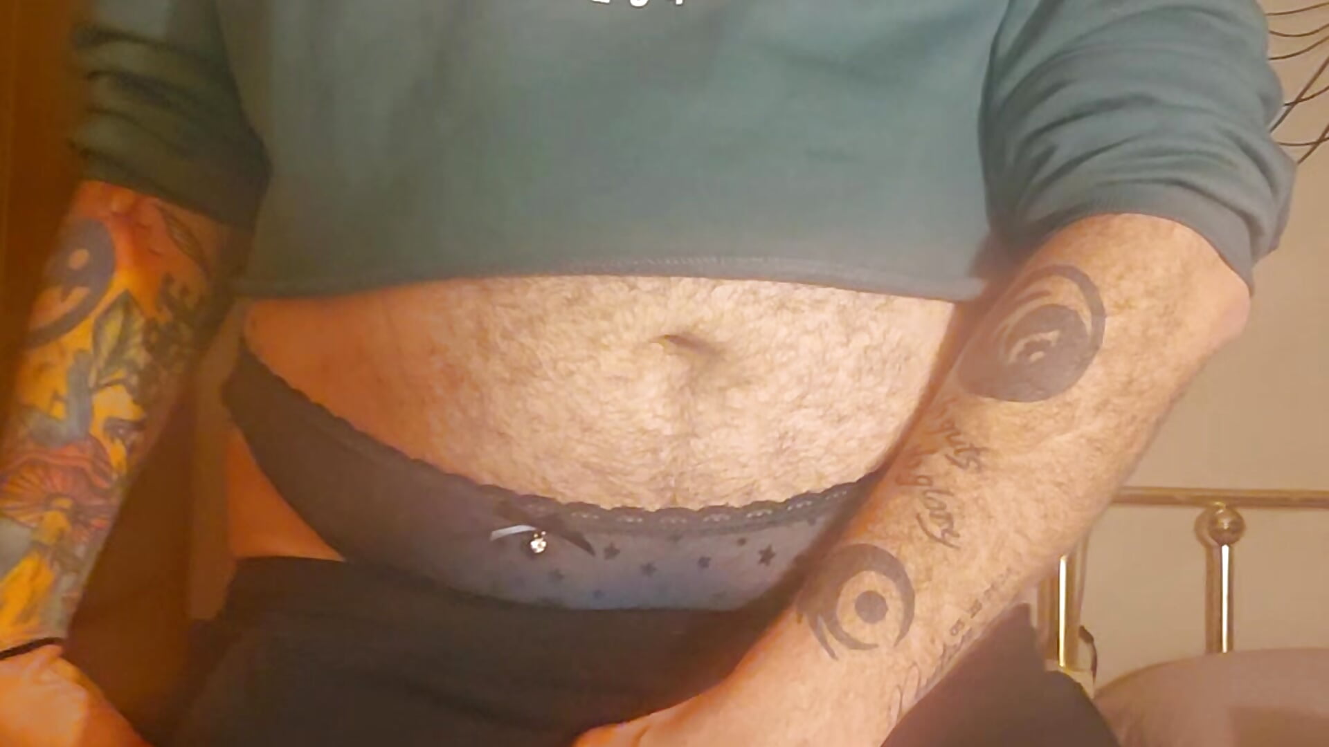 20251229_230914 – видео вебкам-модели naughty_little_slyy