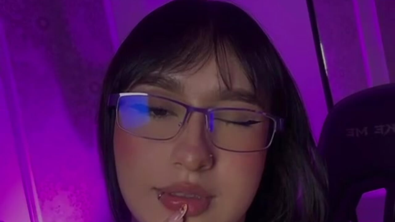 look me babby 🥵 - clip cu bianca_pearl11 model videochat