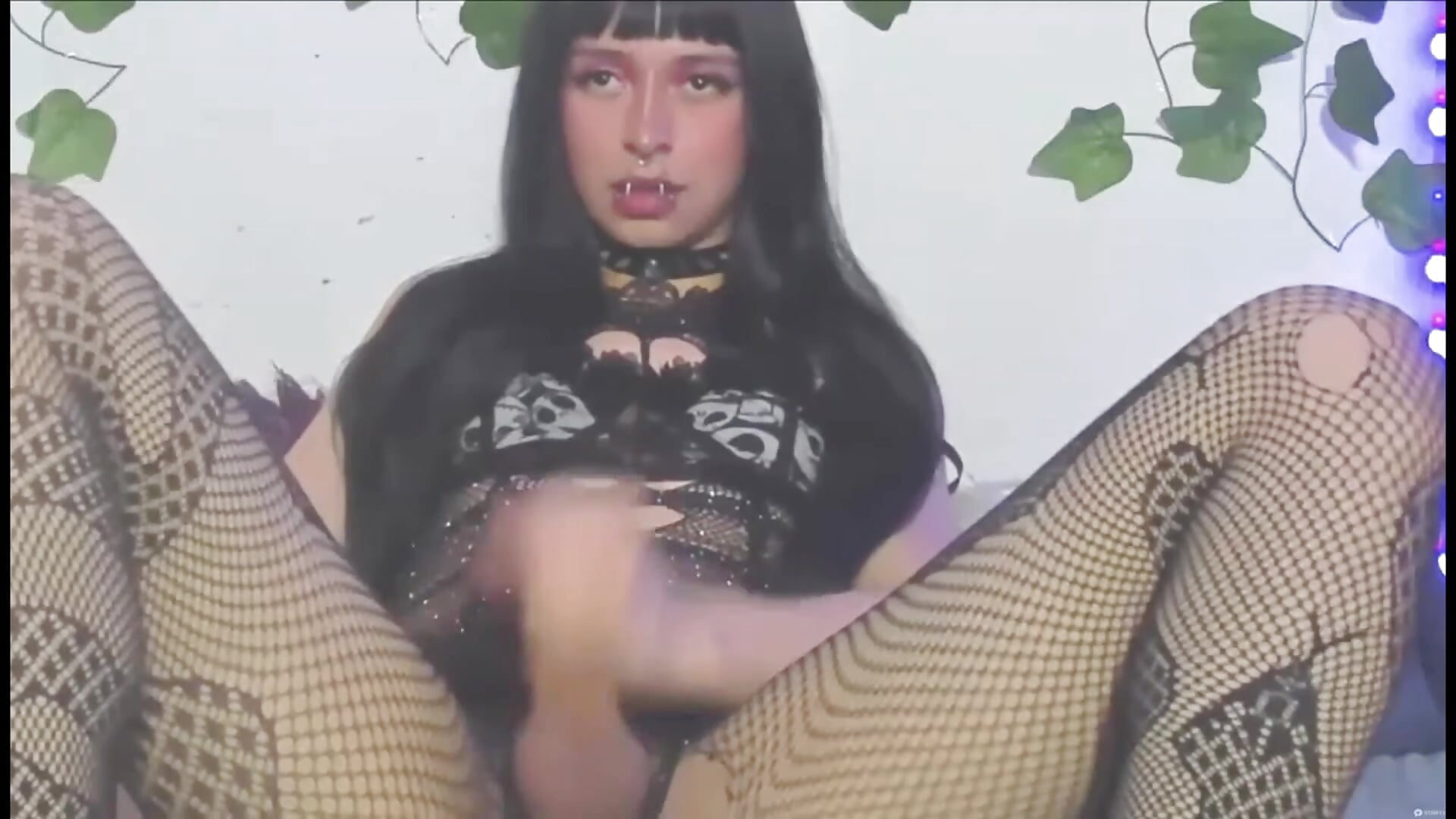 cum :33 - Vídeo de Oasis_fairy_, modelo de vídeos