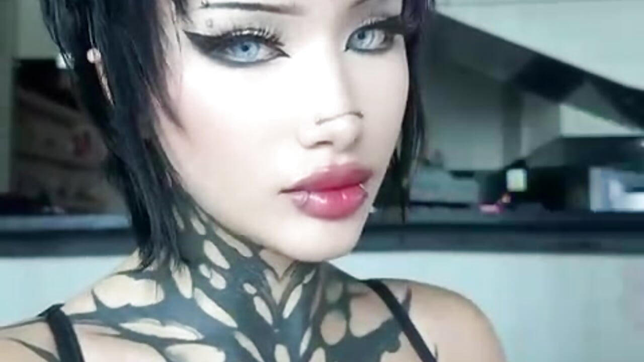 ฅ^>⩊<^ ฅ - goth_d0ll adlı kamera modelinin videosu
