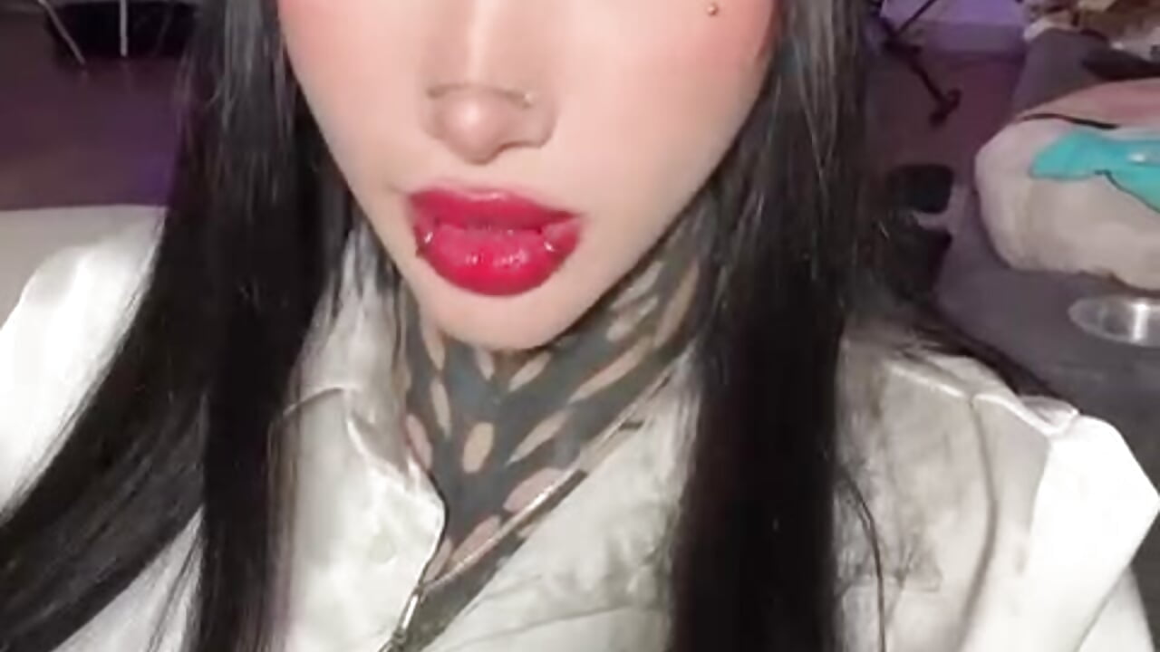 ฅ^>⩊<^ ฅ - goth_d0ll adlı kamera modelinin videosu