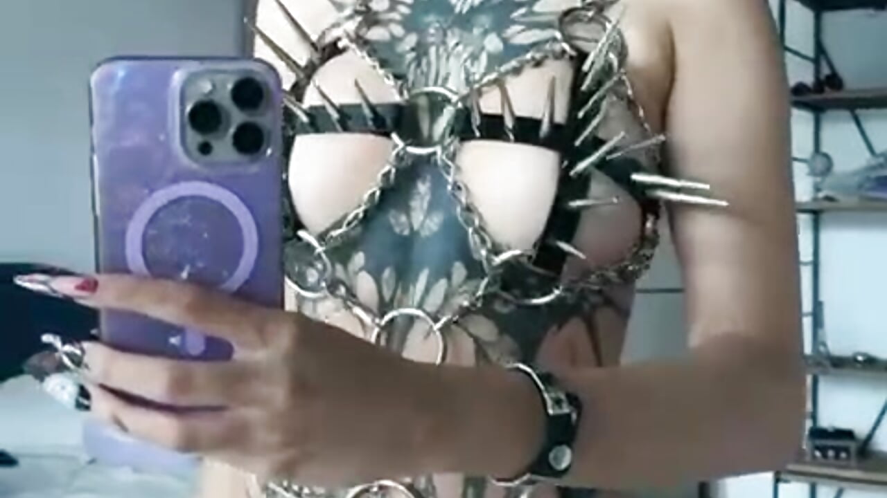 ฅ^>⩊<^ ฅ - goth_d0ll adlı kamera modelinin videosu