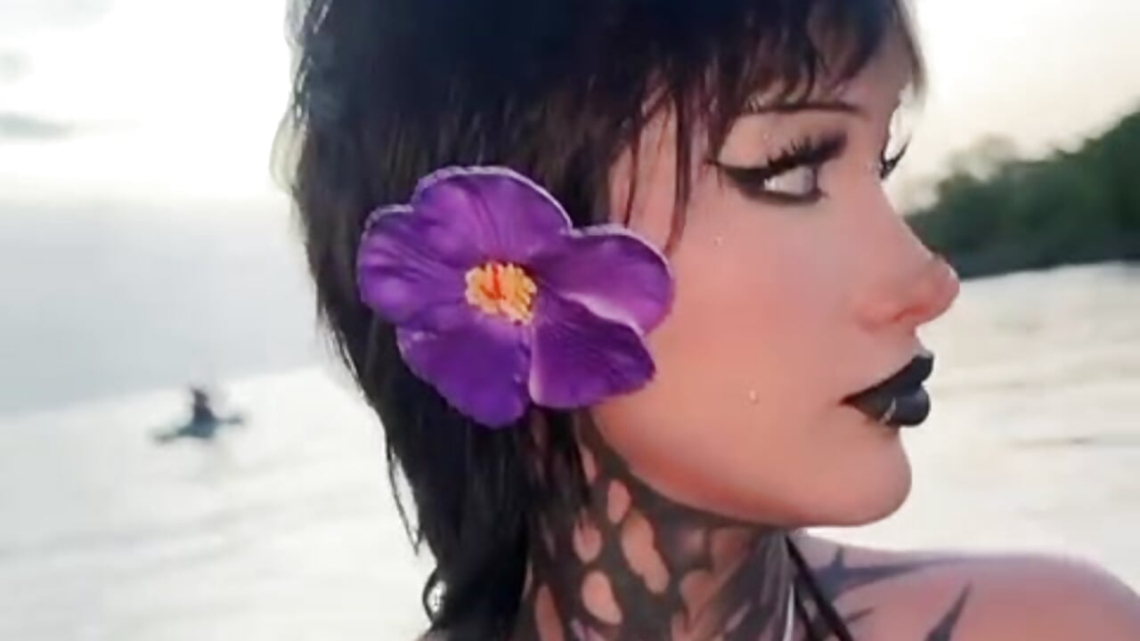 ฅ^>⩊<^ ฅ - goth_d0ll adlı kamera modelinin videosu