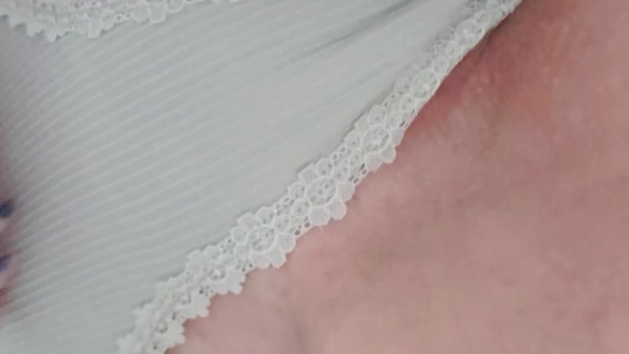 Pussy flash!