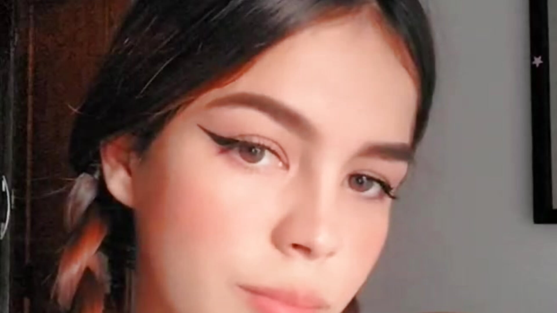 😊✨ - video by roouuse cam model