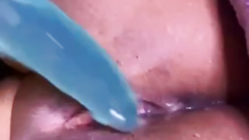 Creamy Dildo Squirt - vídeo de Thick_Samone