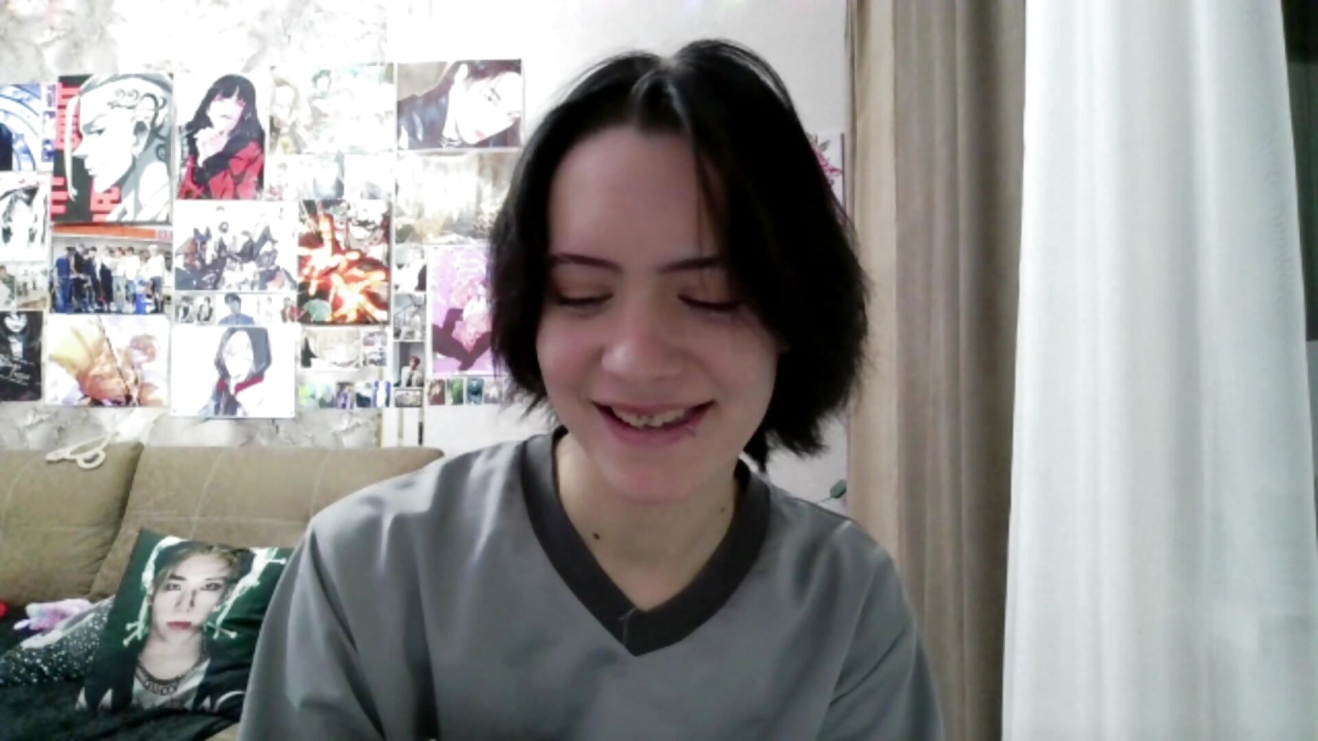 My long tongue prances– LxayBloom kameramodell videója