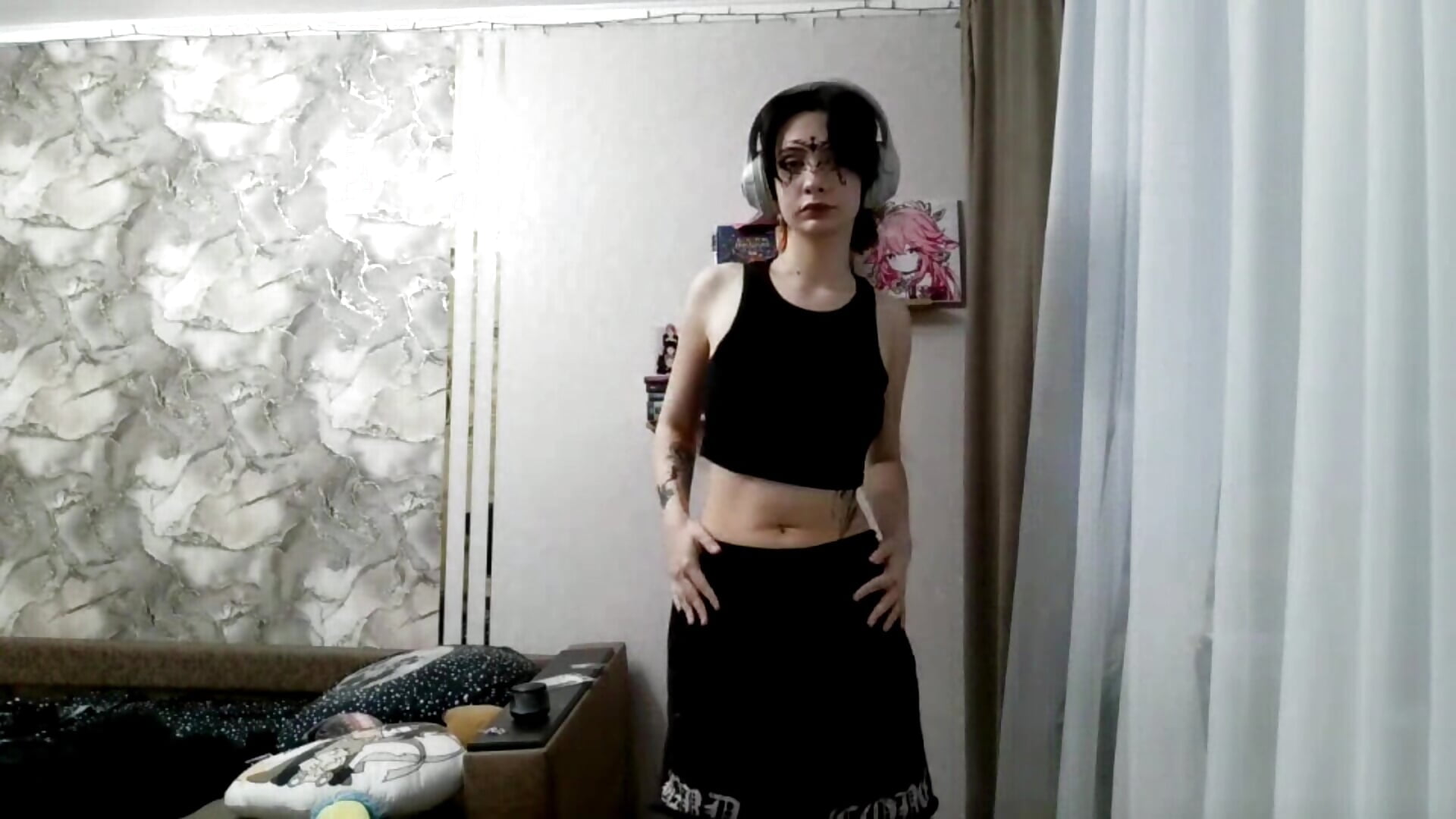Can my rear view blind you? - vidéo du modèle de showcams LxayBloom