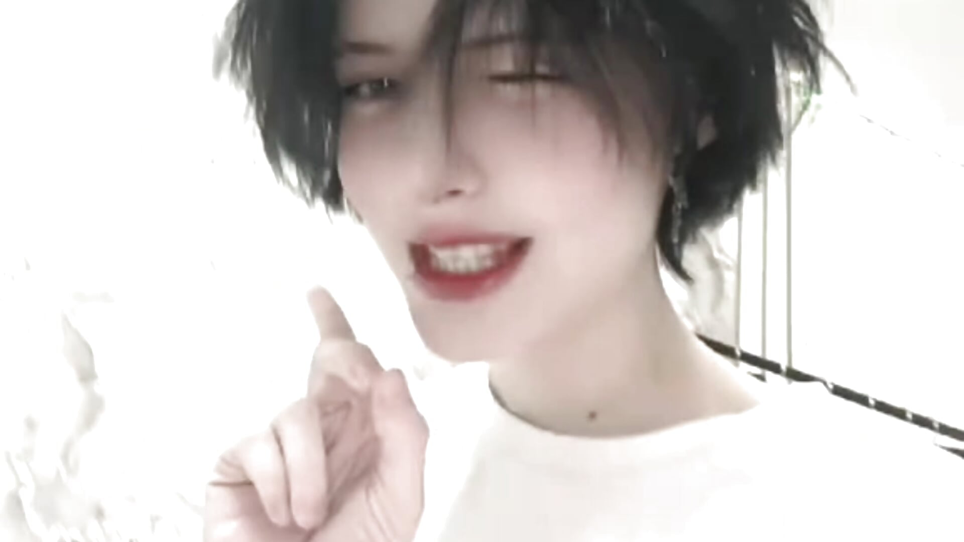 Manga, Mischief & Me 📚😉 - vídeo de LxayBloom modelo de câmara