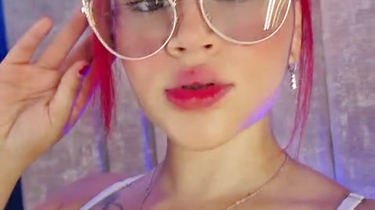 Do you like today's white? 🙈🔥 - clip cu VictoriaCherry model videochat