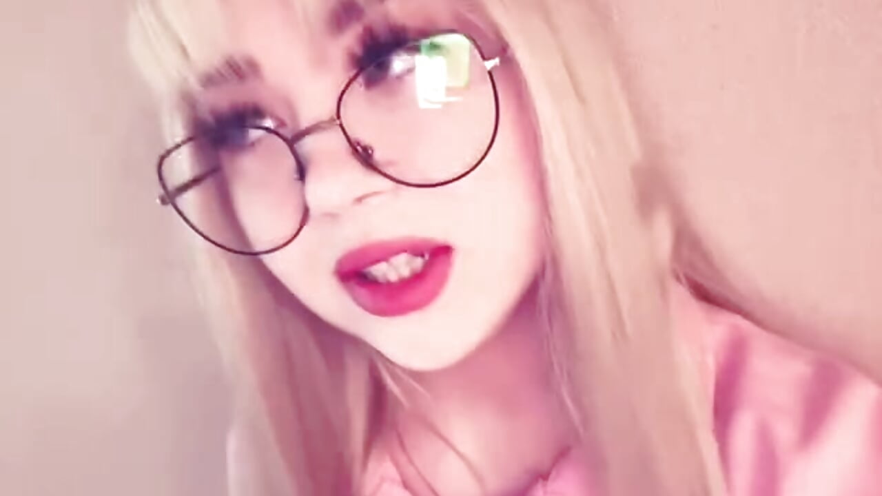 I'm looking at the cutie❤️ - video av mioniomionio cam model