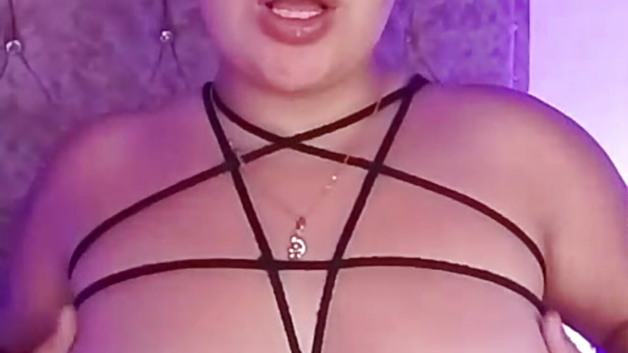 bigboobs hot - video van miss_n_submissive cam-model