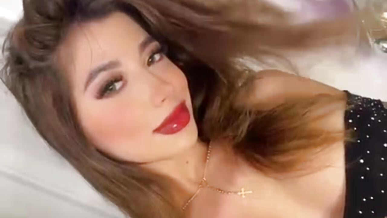 black is mine - video by GiannaWatson cam model