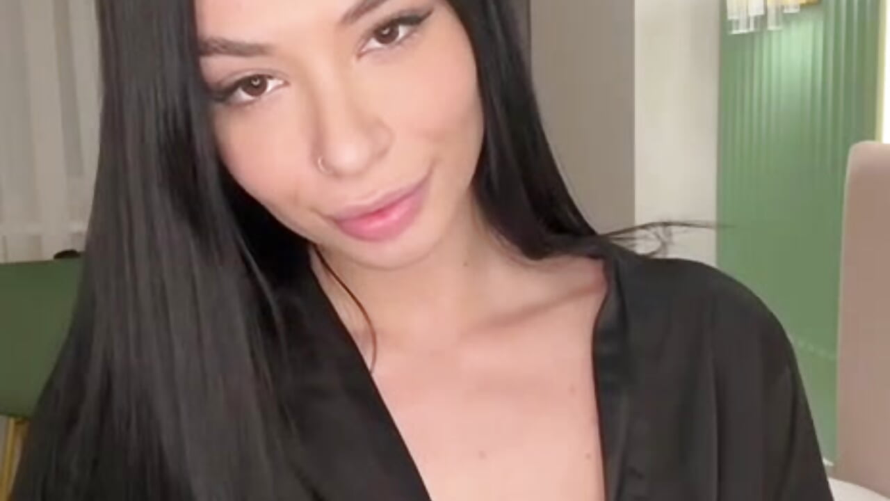 Lips Tease 💋 - Vídeo de Emma_Rosey, modelo de vídeos