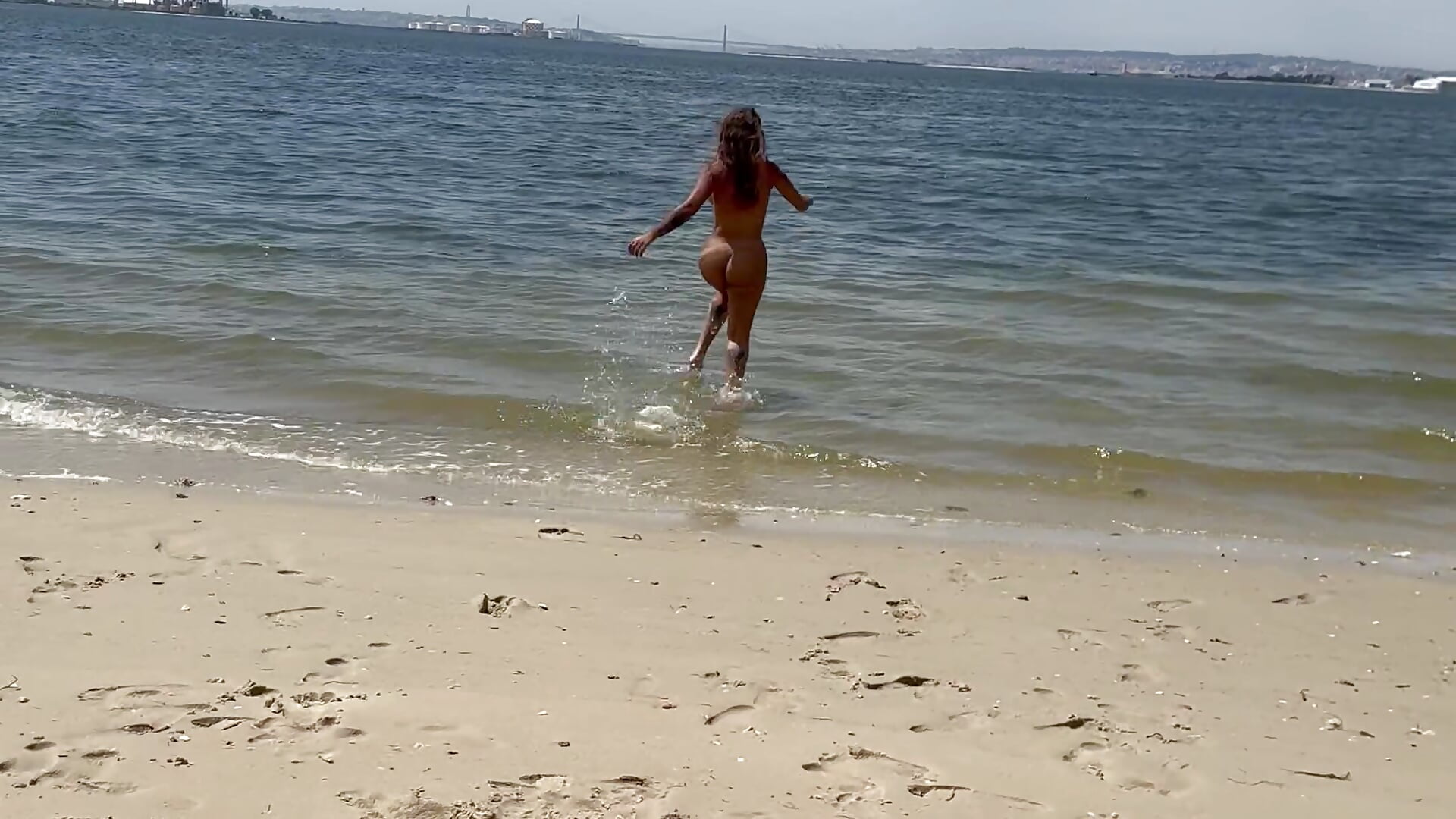 Running naked 🏃🏻‍♀️🍑 - 視頻由 Babypinypon 主播提供