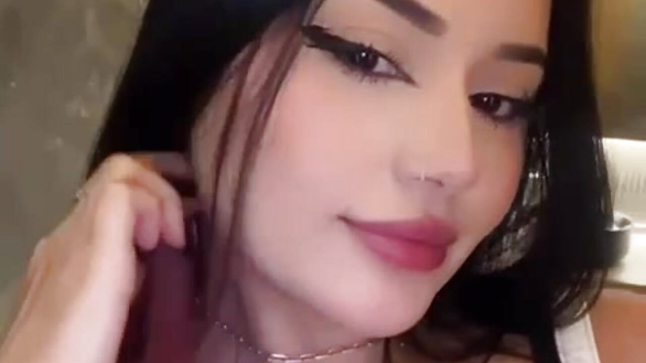 document_5107215787144251088 - Video von Larissa_Baby Cam-Model