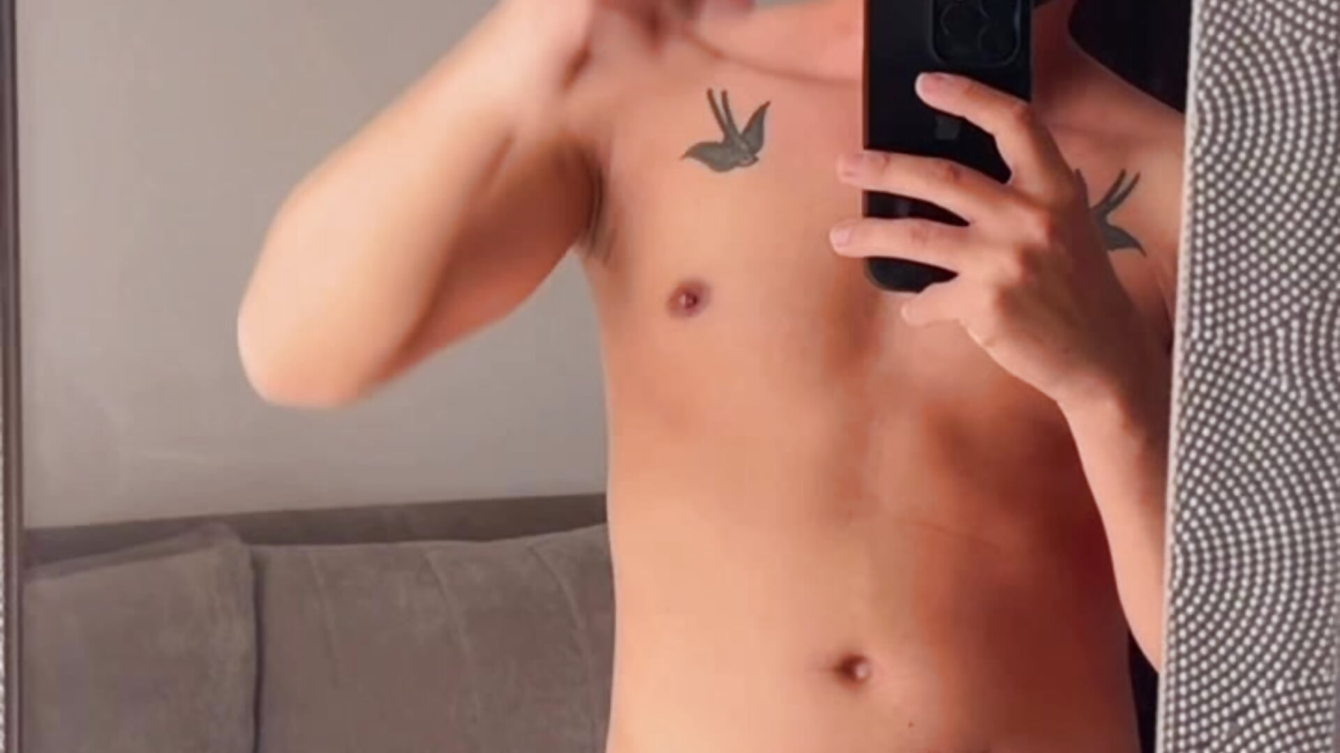 You like my boddy ? - vidéo du modèle de showcams liam_bronw