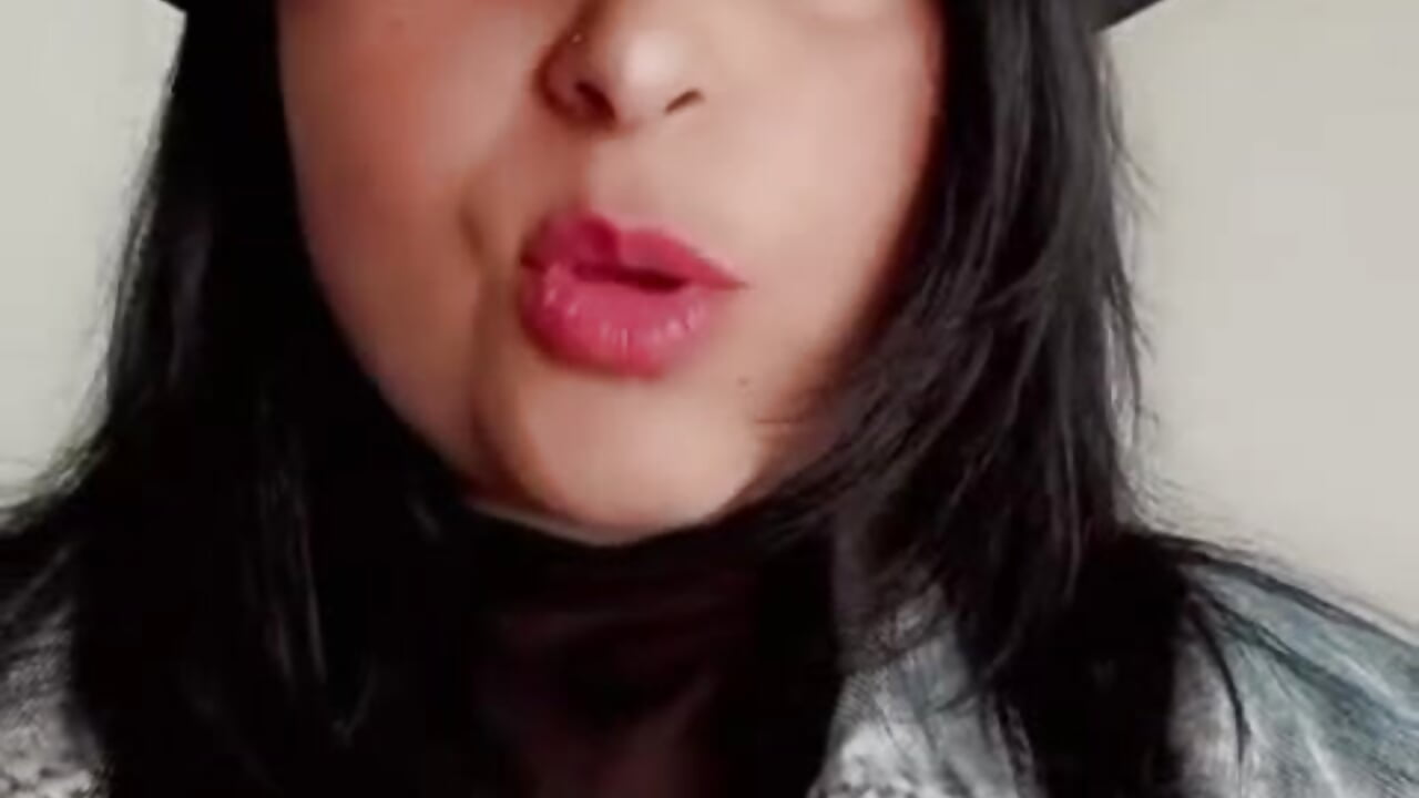 RACHEL 😏 - vídeo de Rachel_1-1 modelo de câmara