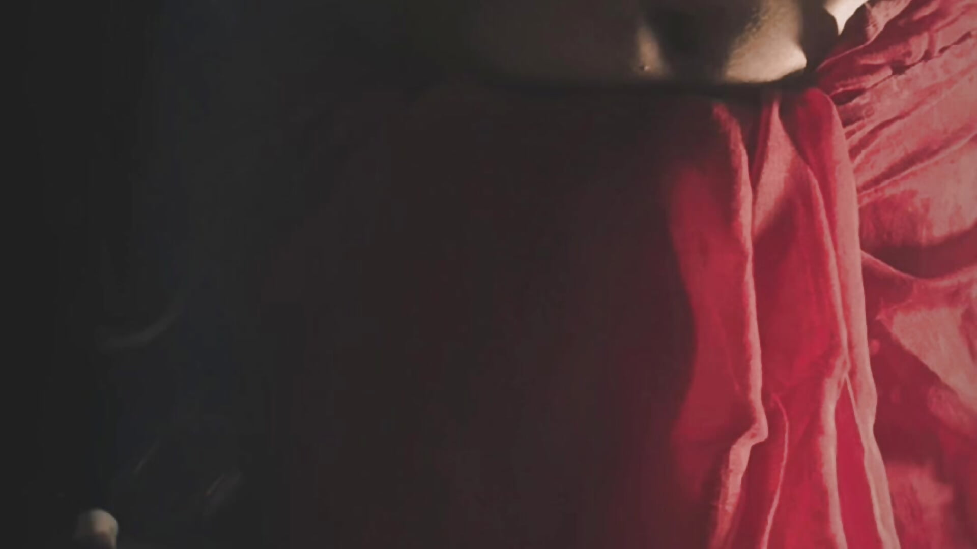 Hot Navel In Red Sari🔥 - video by queenneha69 cam model