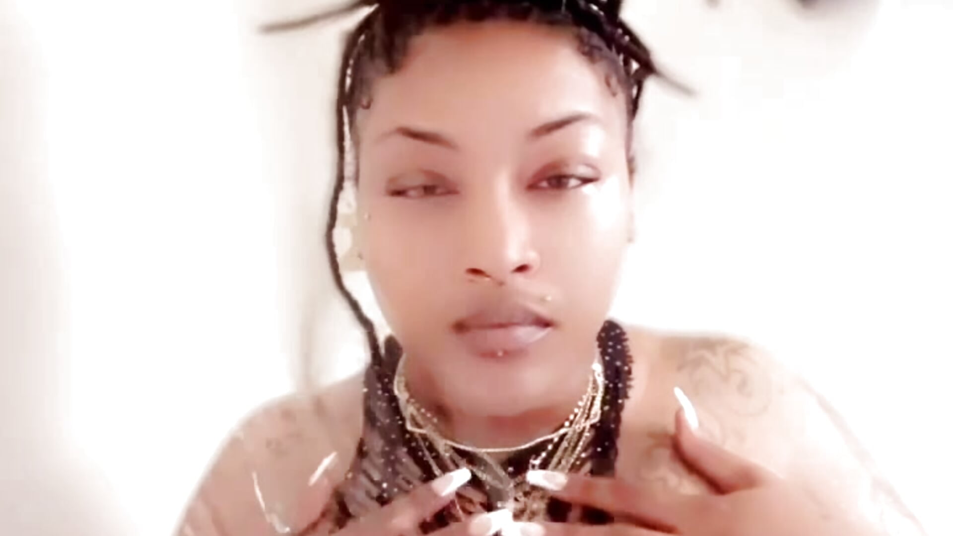 filtered-19EC8261-B496-430B-89EF-8A21D46D8C93 - video di Egyptian_reign modella di cam