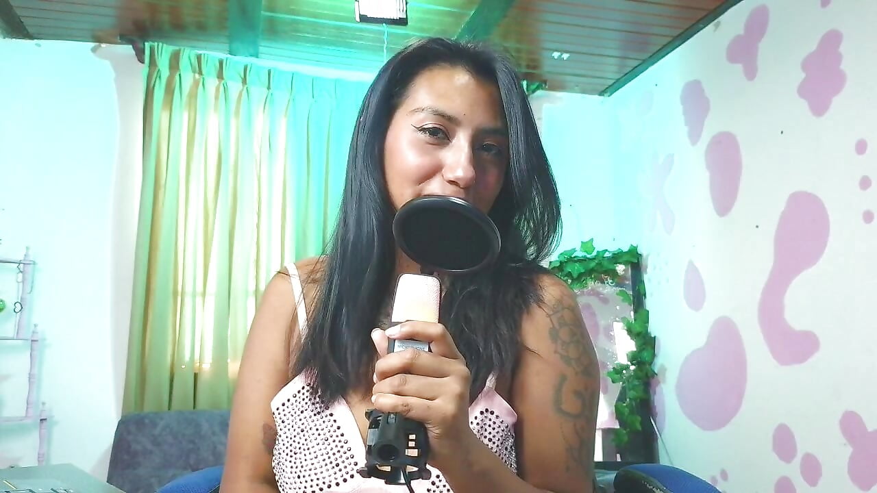 mi voice is very cute - video by frieren_je cam model