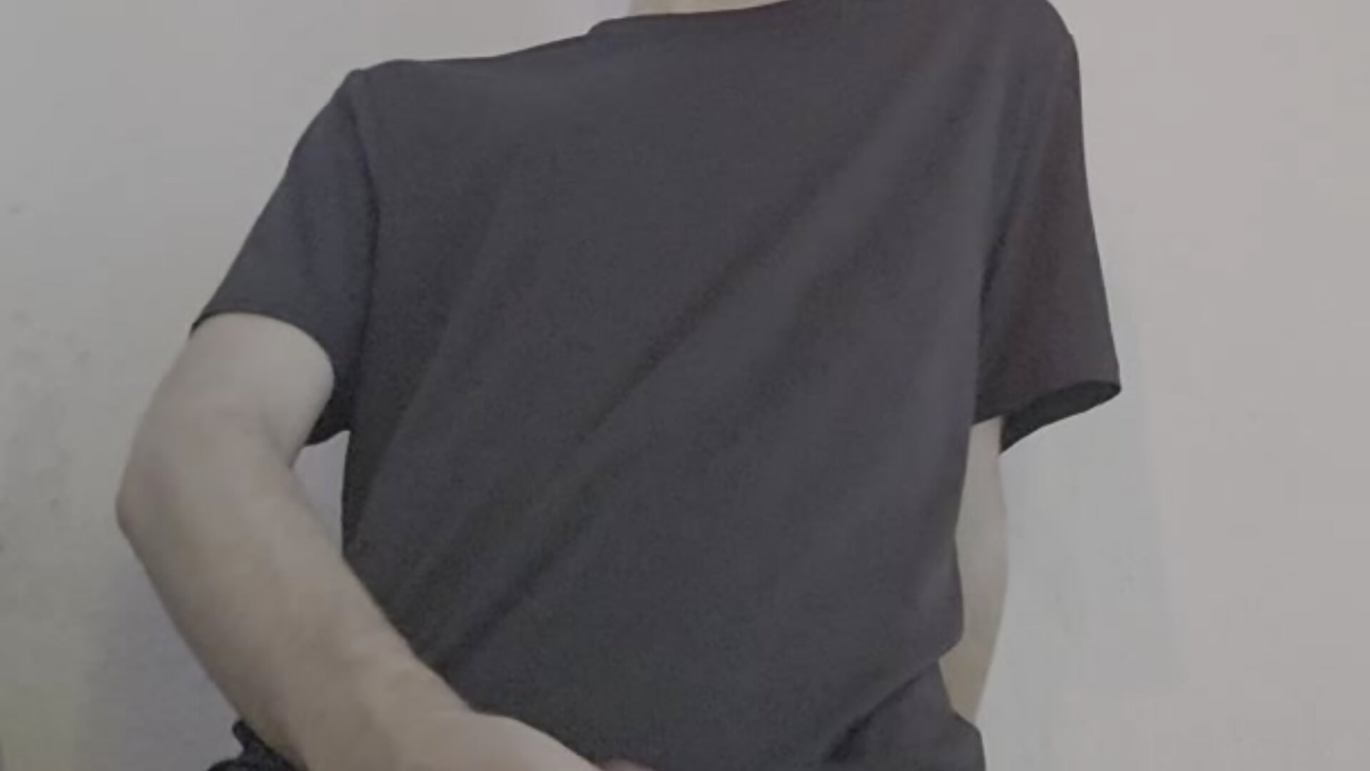 Cumshot on  my Shirt 💦🥵 - відео від вебкаммоделі barebastian@xh