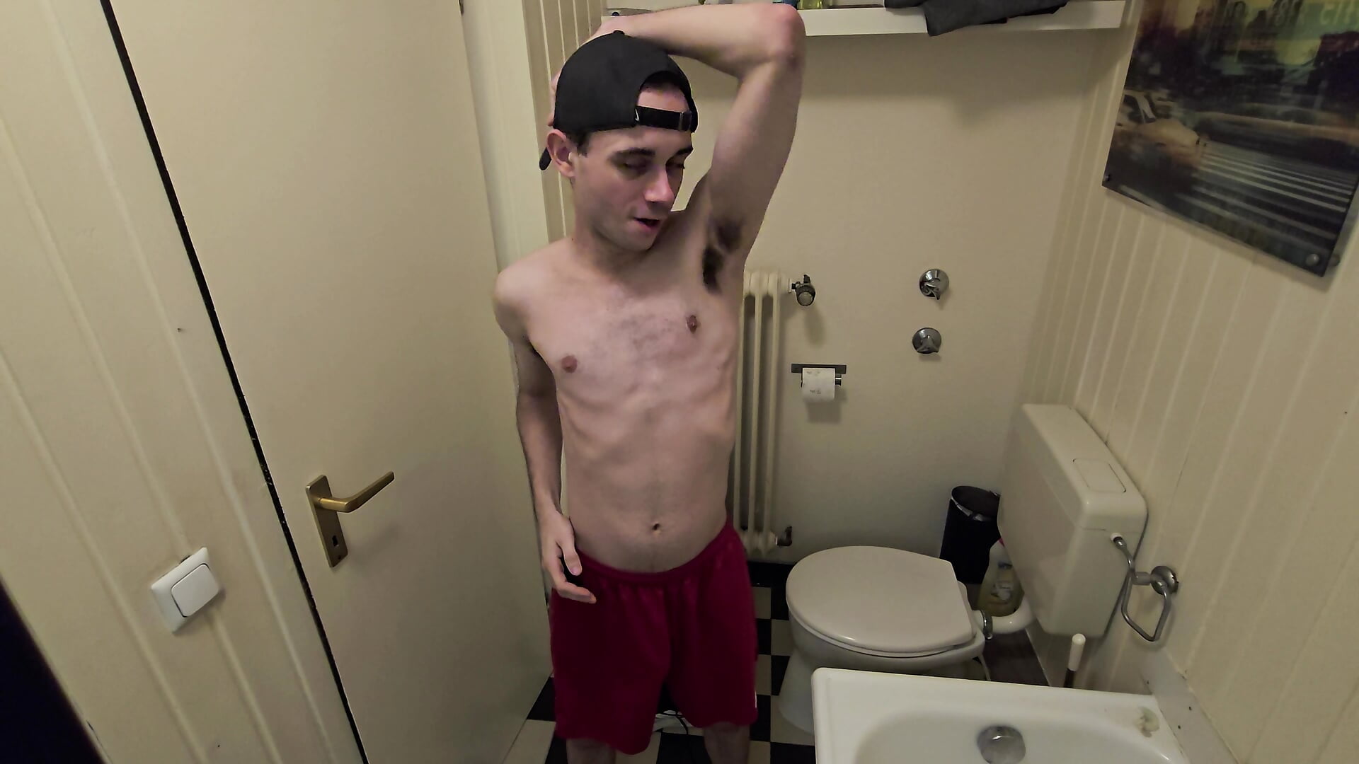 Sneakerboy takes a shower after the gym 🥵 - відео від вебкаммоделі barebastian@xh