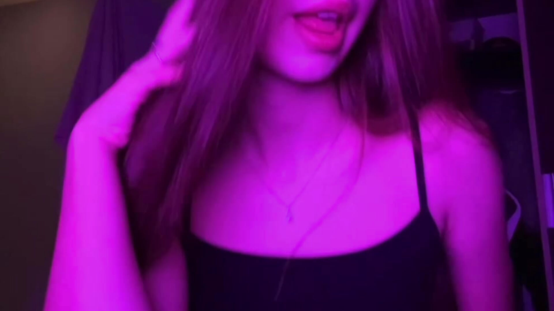 Tease you😈 - video by SkylineBliss cam model