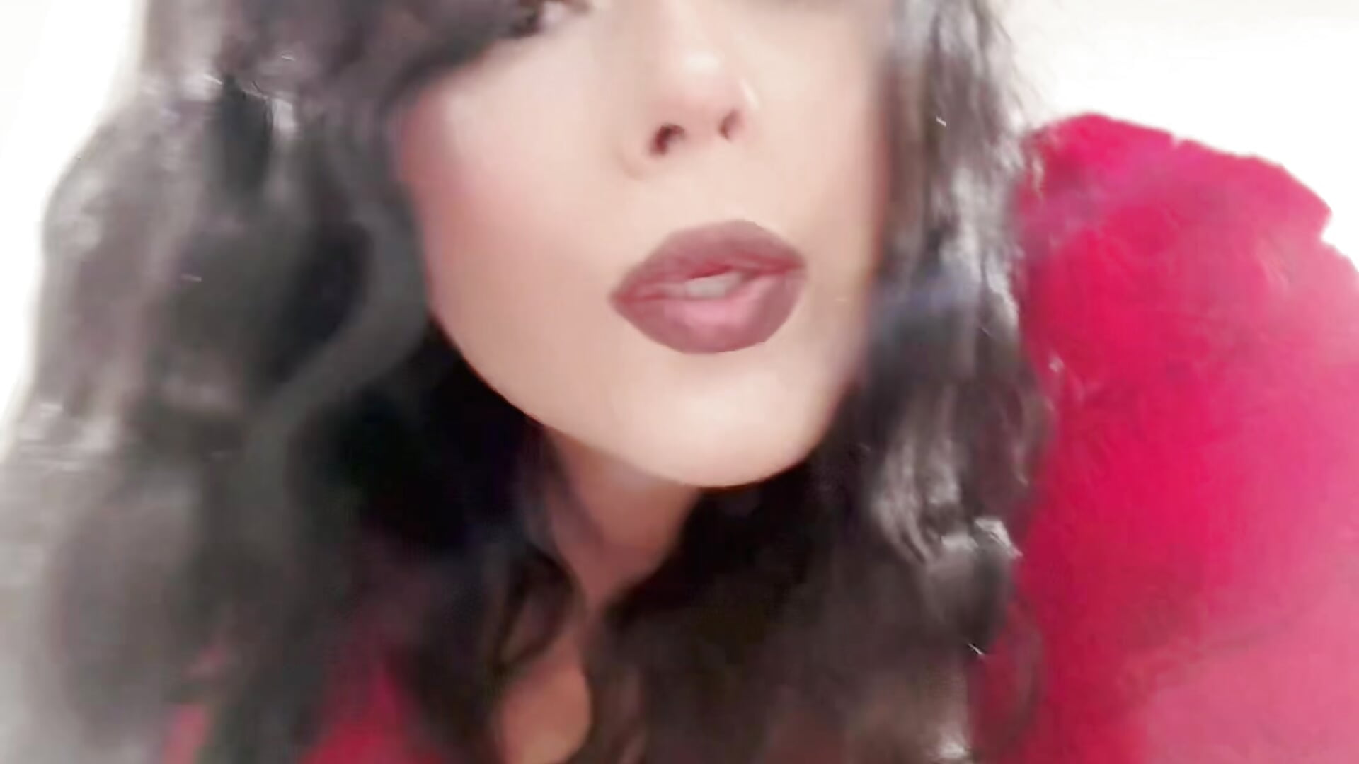 v12044gd0000d57715nog65oc09jtd8g - video by rosasalure cam model