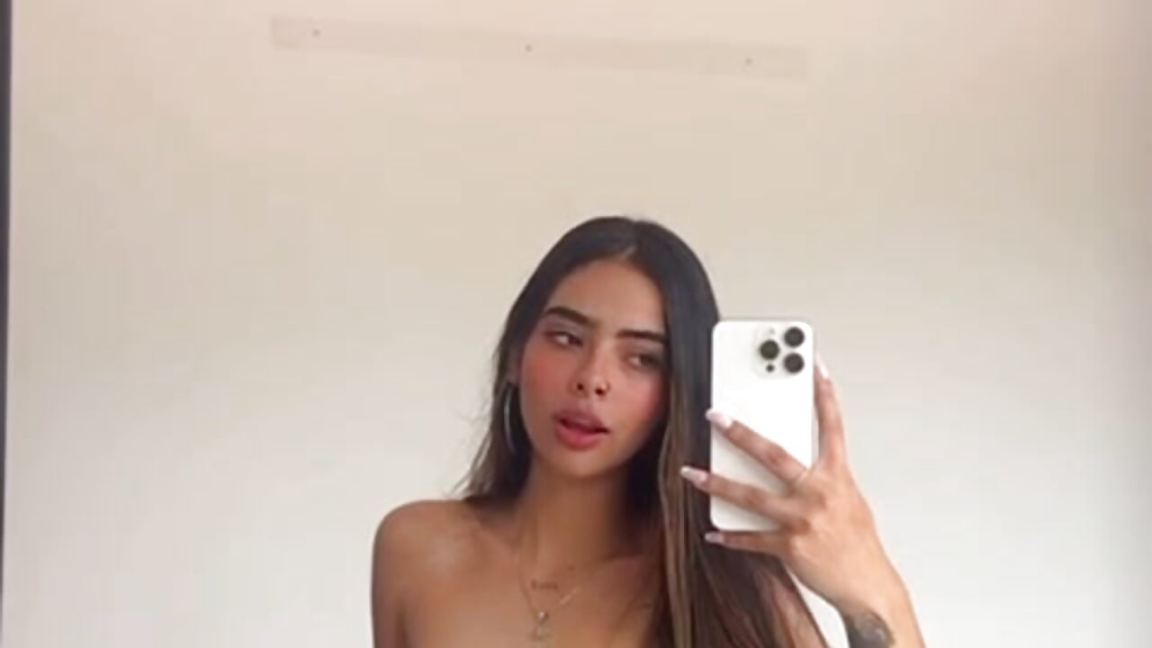 kiss u❤🌸 - video by SarahOrtiz_ cam model