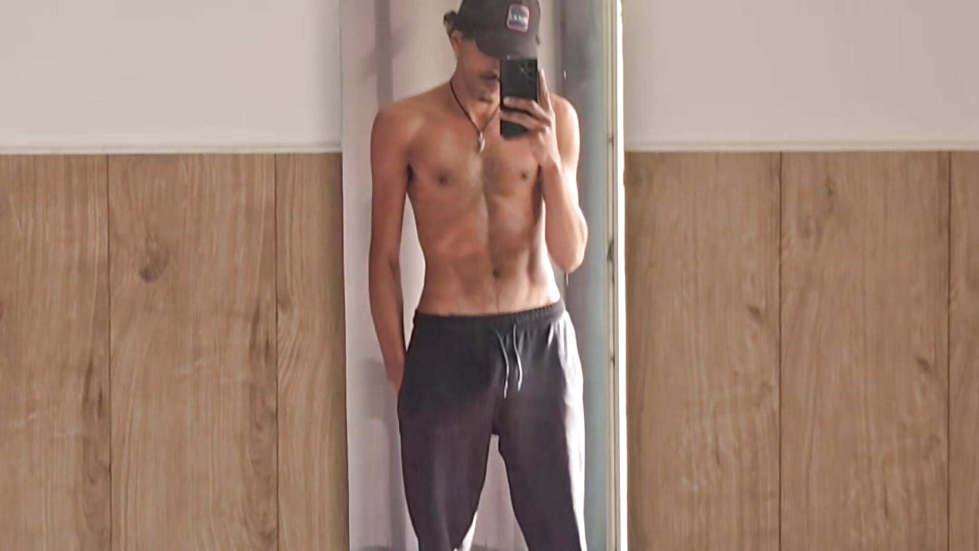 1000129941 - βίντεο μοντέλου Yourboys26