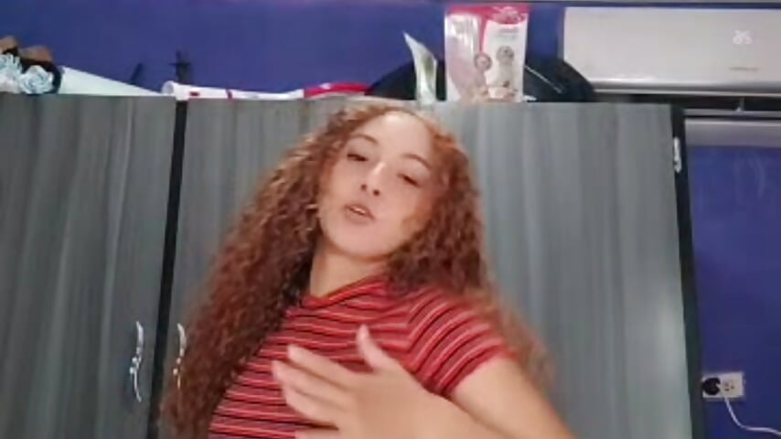 v - video oleh Aisha-curly kamera model