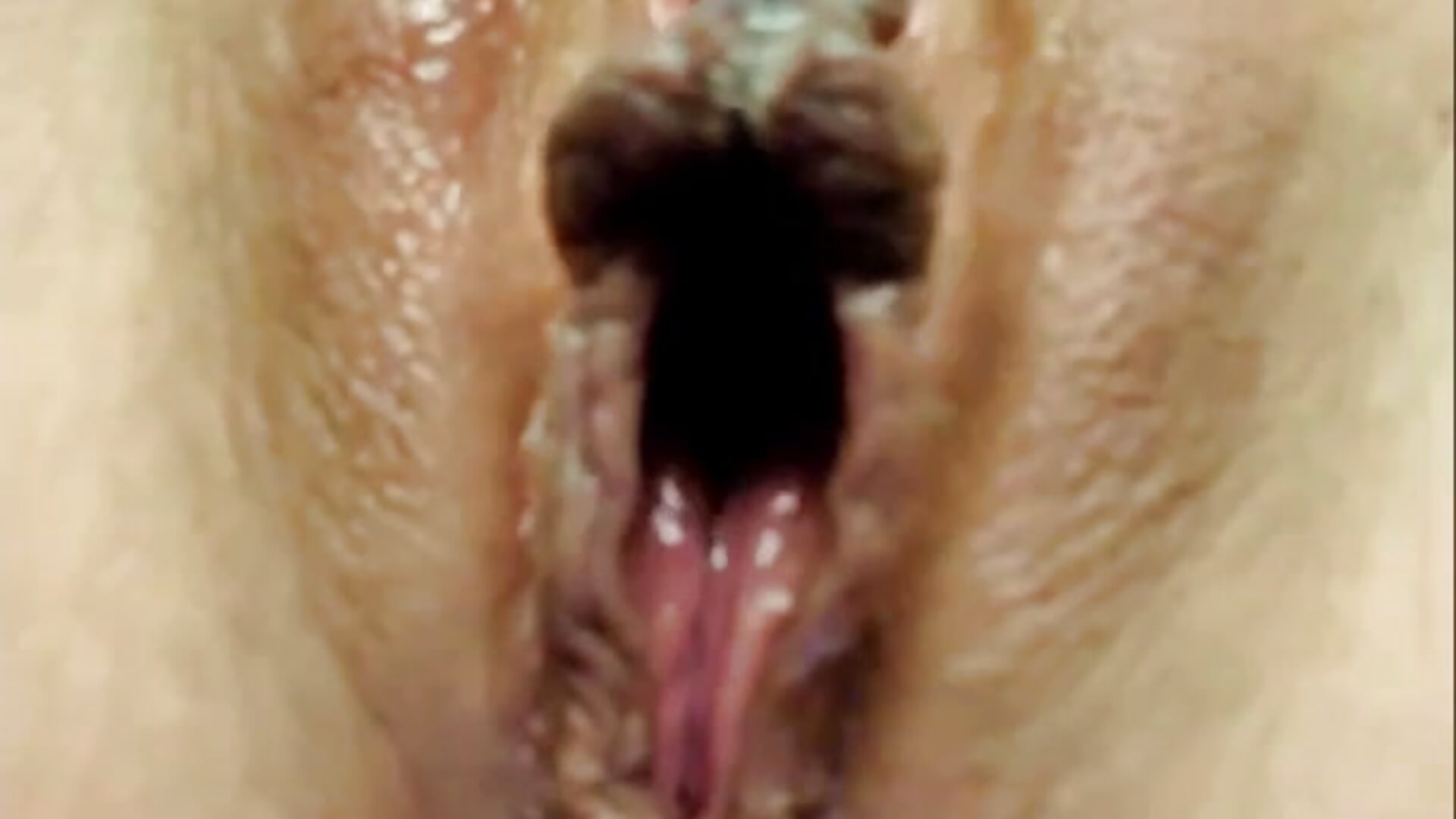 I’m showing you my pussy up close - video by Cyraya cam model