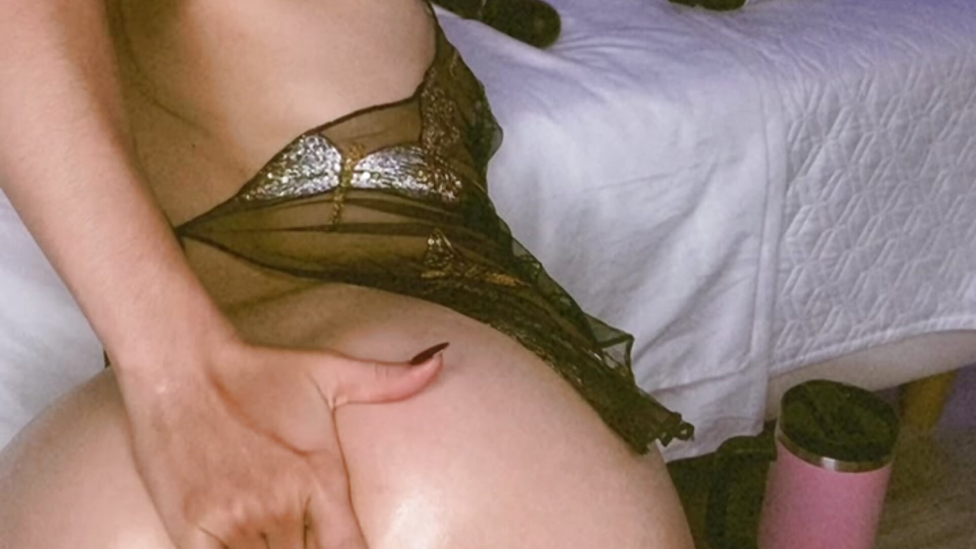 finger in ass 🍑😏 - video by Eveliin_ruiz cam model