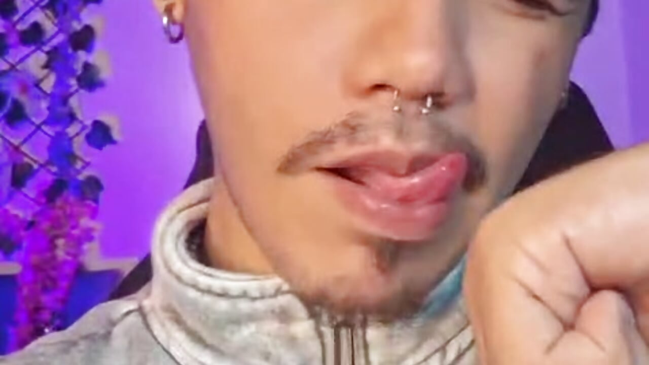 WhatsApp Video 2026-02-23 at 7,30,05 PM - video van cum_park1 cam-model