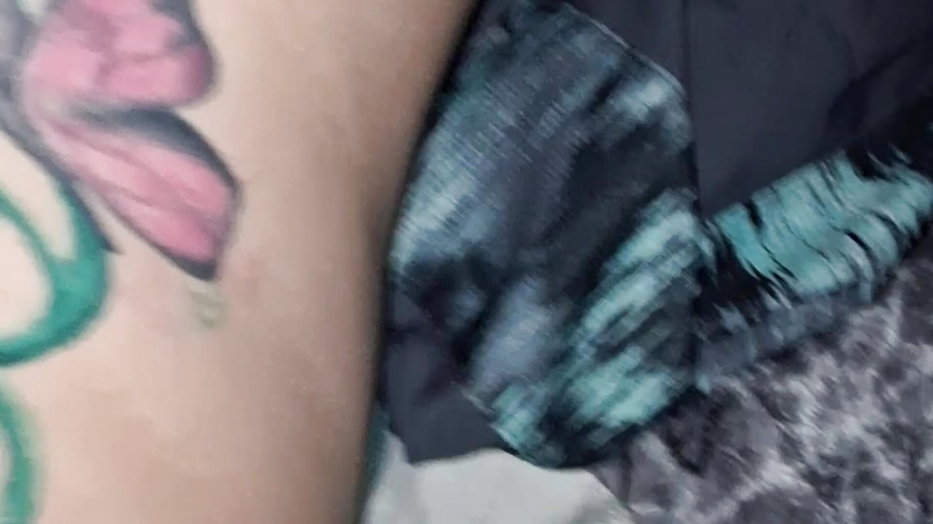 Love from behind - video by deeandjen cam model