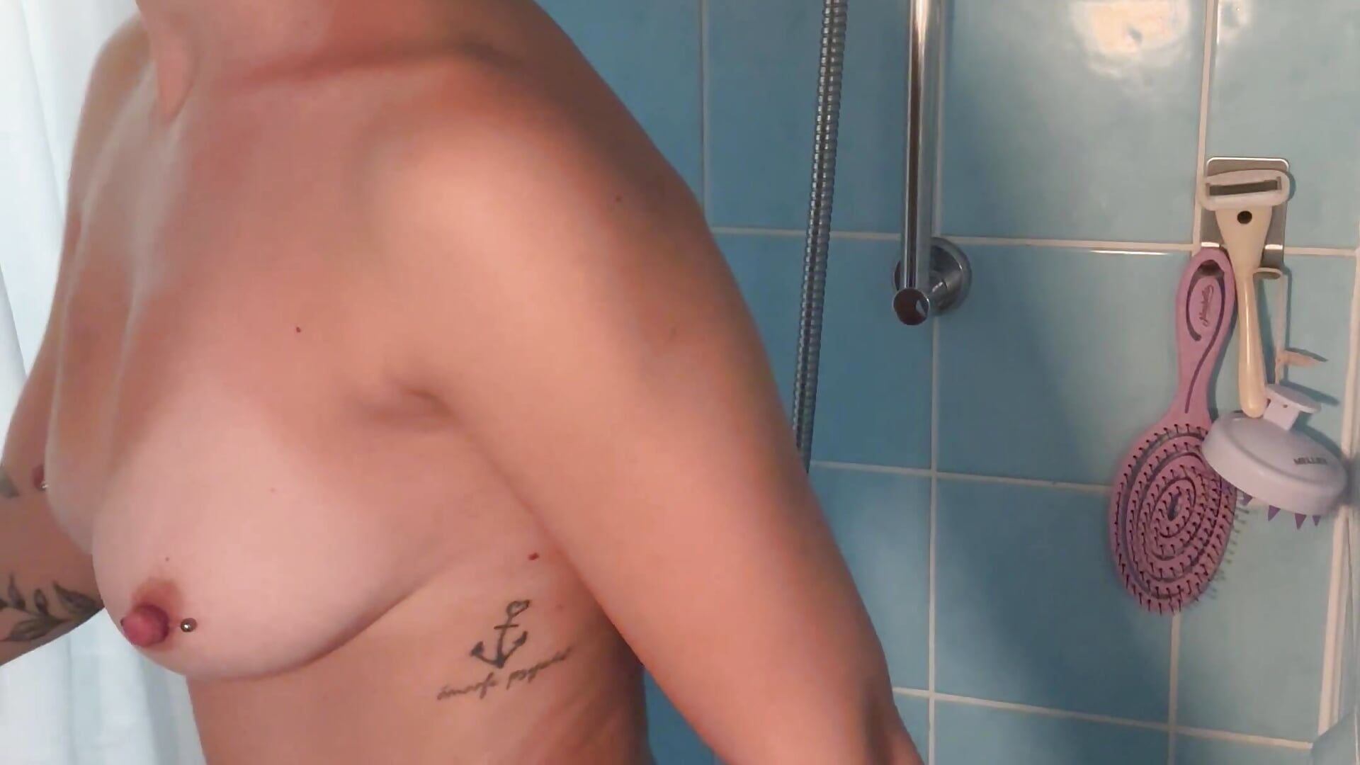 31 Oil Ass + Dildo in Pussy