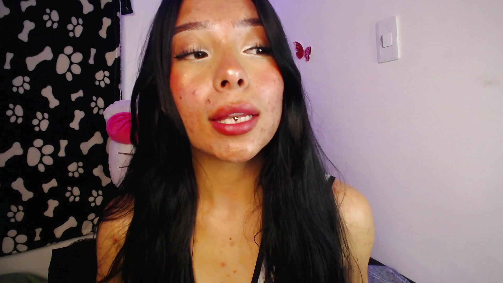 2026-02-04 21-50-46 - video by EmilyButterflyx cam model