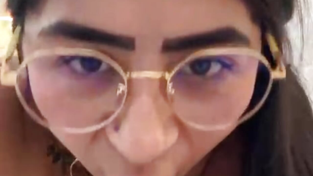 Imagine it is your cock🍆💦