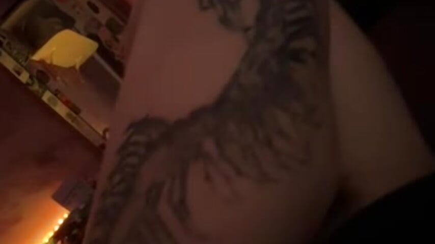 Tattoos!  (And a little gift) – video od webkamerové modelky Aoidandelion